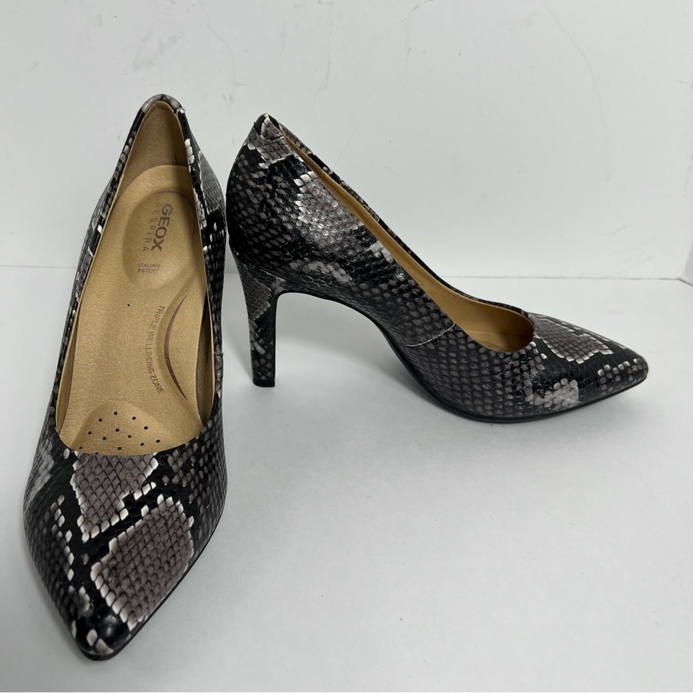 Geox Respira Snakeskin Print Gray Black Faux Leather Sz 37/7 US Heels Shoes